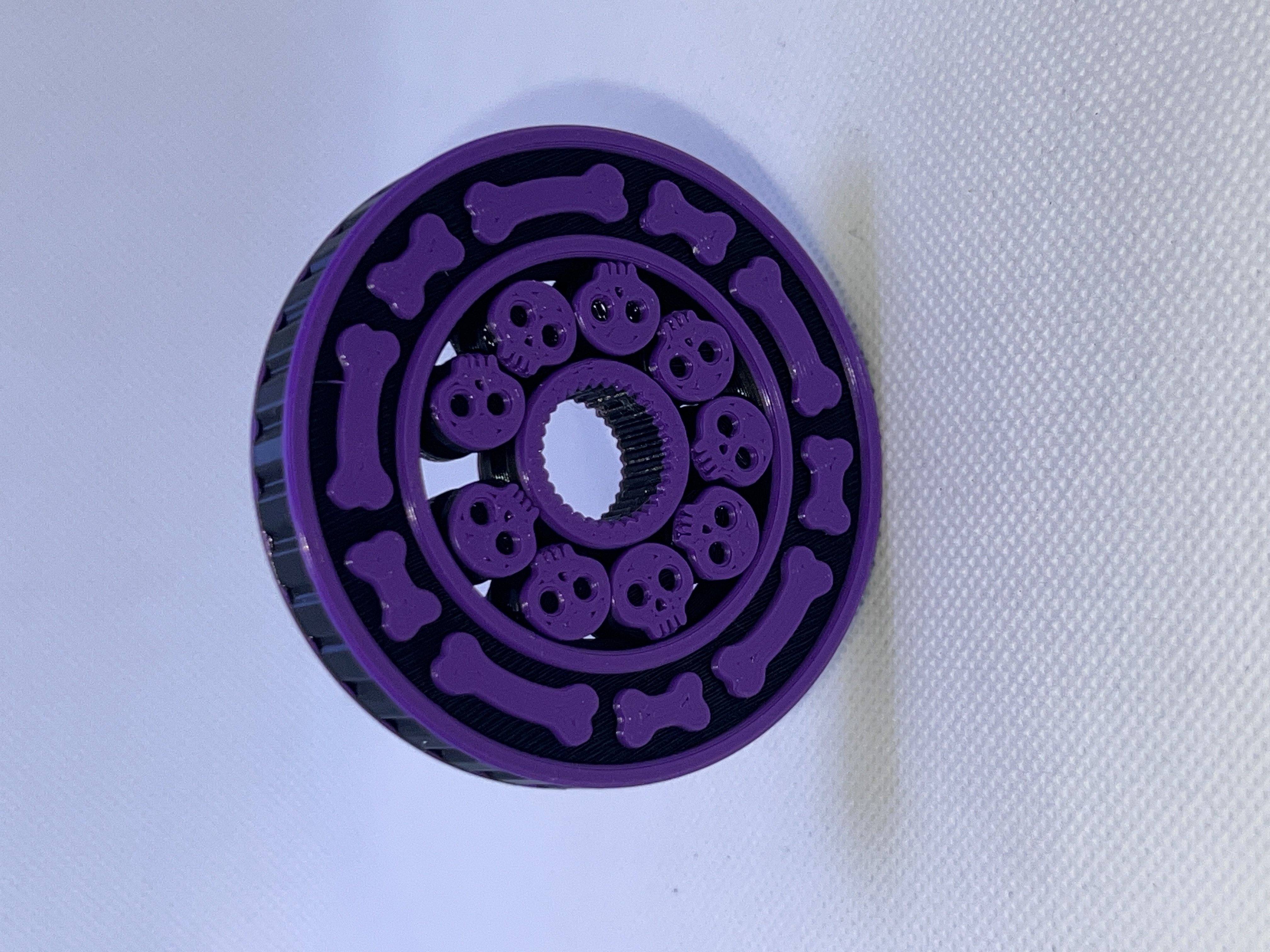 Skull and Bones Spinner